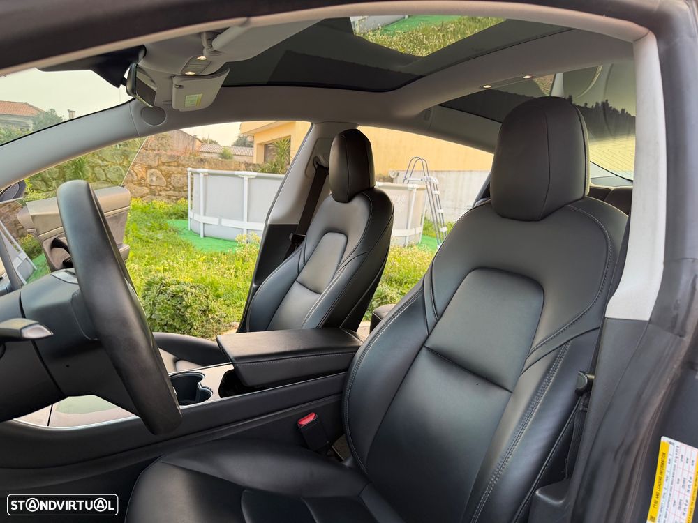 Tesla Model 3 Standard Range Plus RWD - 3