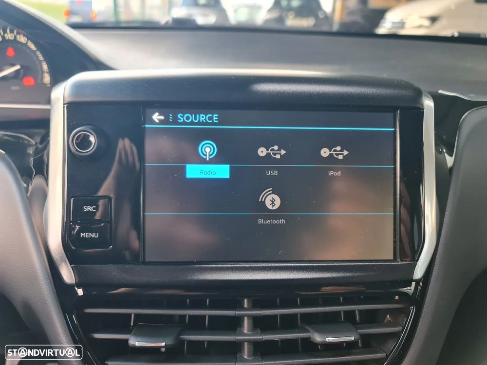 Peugeot 208 1.2 PureTech Signature - 29