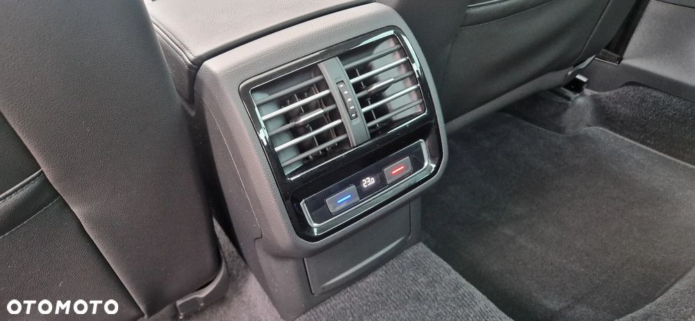 Volkswagen Passat 1.5 TSI EVO Highline DSG - 28