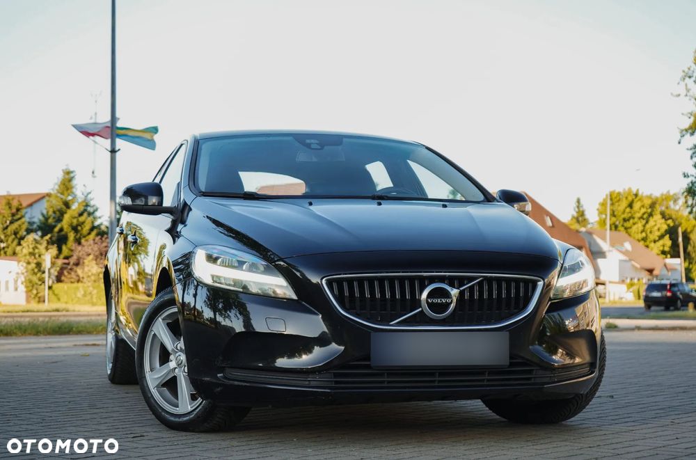 Volvo V40 D2 Momentum - 1