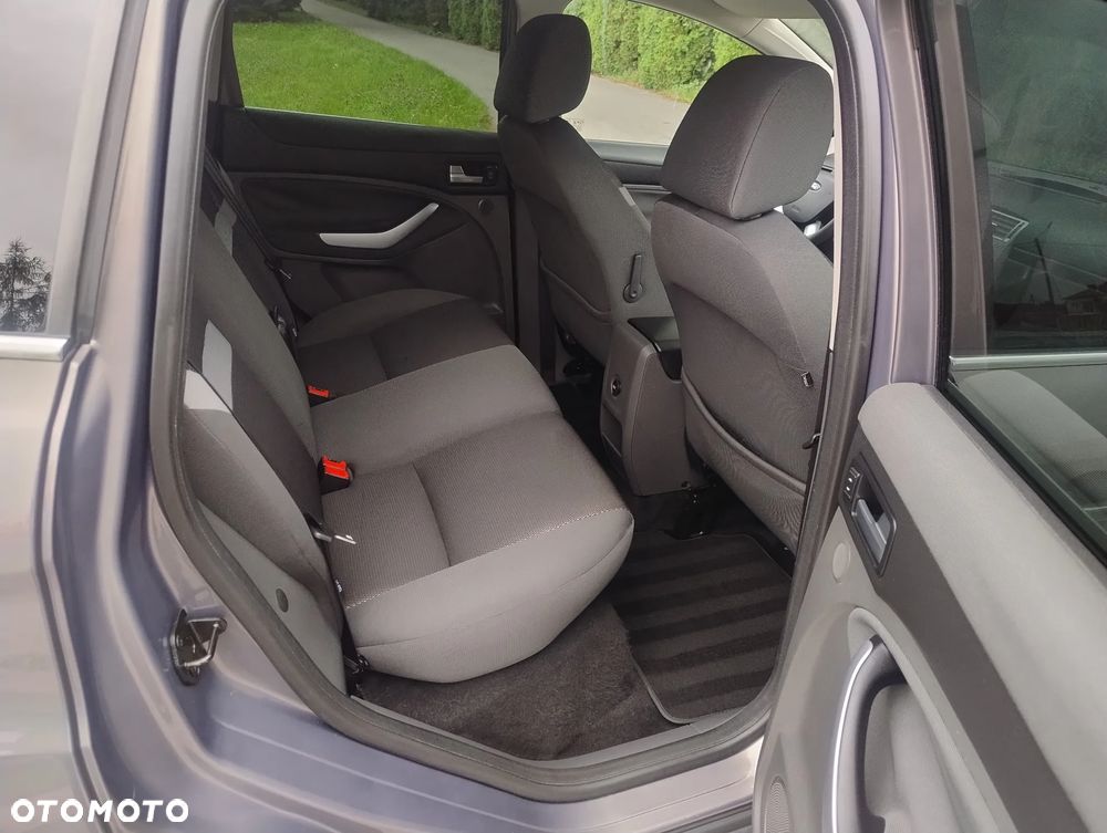 Ford Kuga 2.0 TDCi Titanium - 25