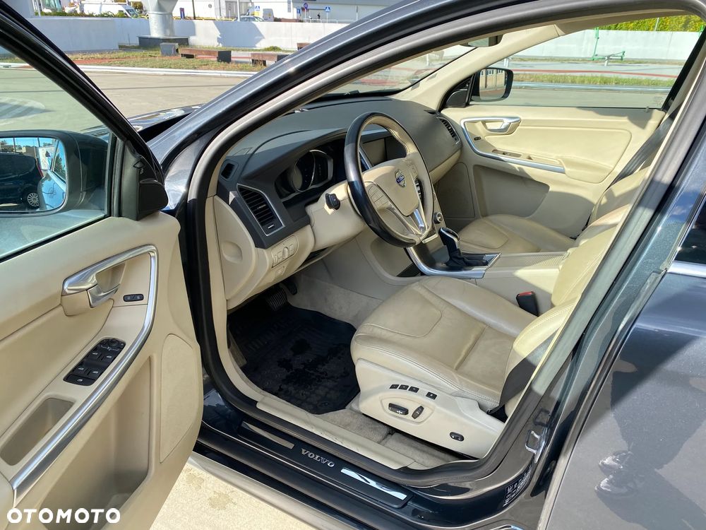 Volvo XC 60 D4 AWD Summum - 9