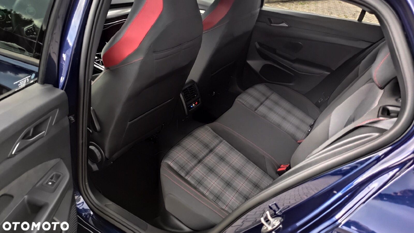 Volkswagen Golf - 10