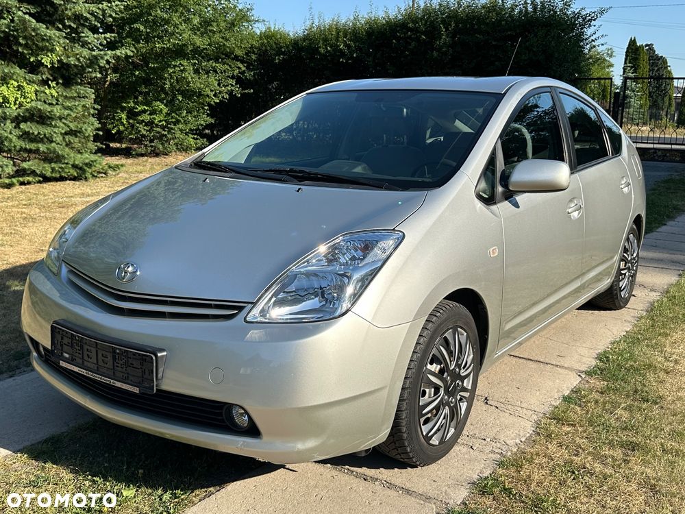 Toyota Prius 1.5 VVT-i Prestige - 1