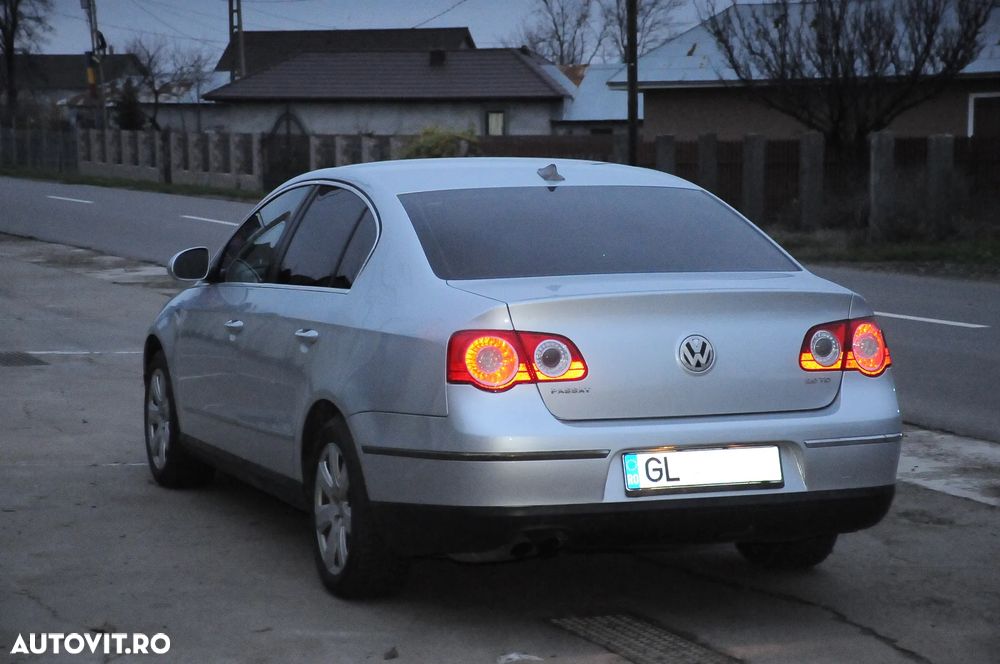 Volkswagen Passat - 4