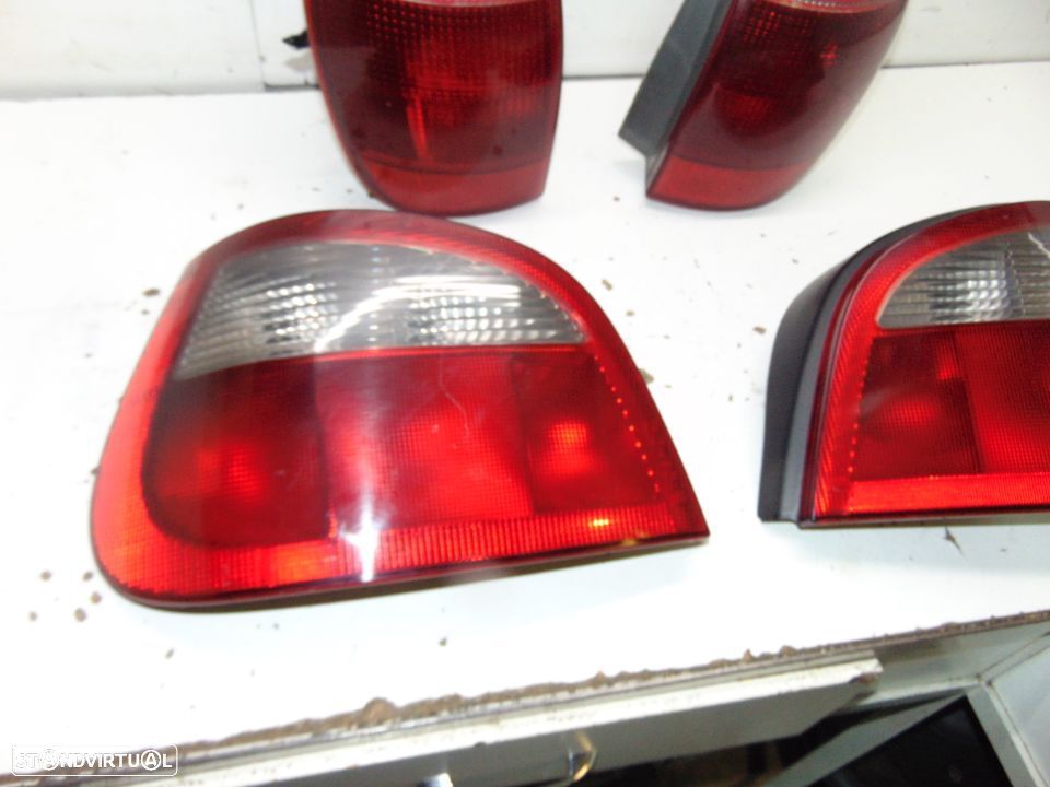 Fiat punto/ Renault megane farolins trás - 4