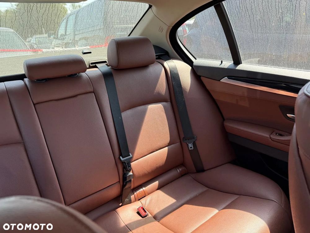 BMW Seria 5 525d xDrive - 6