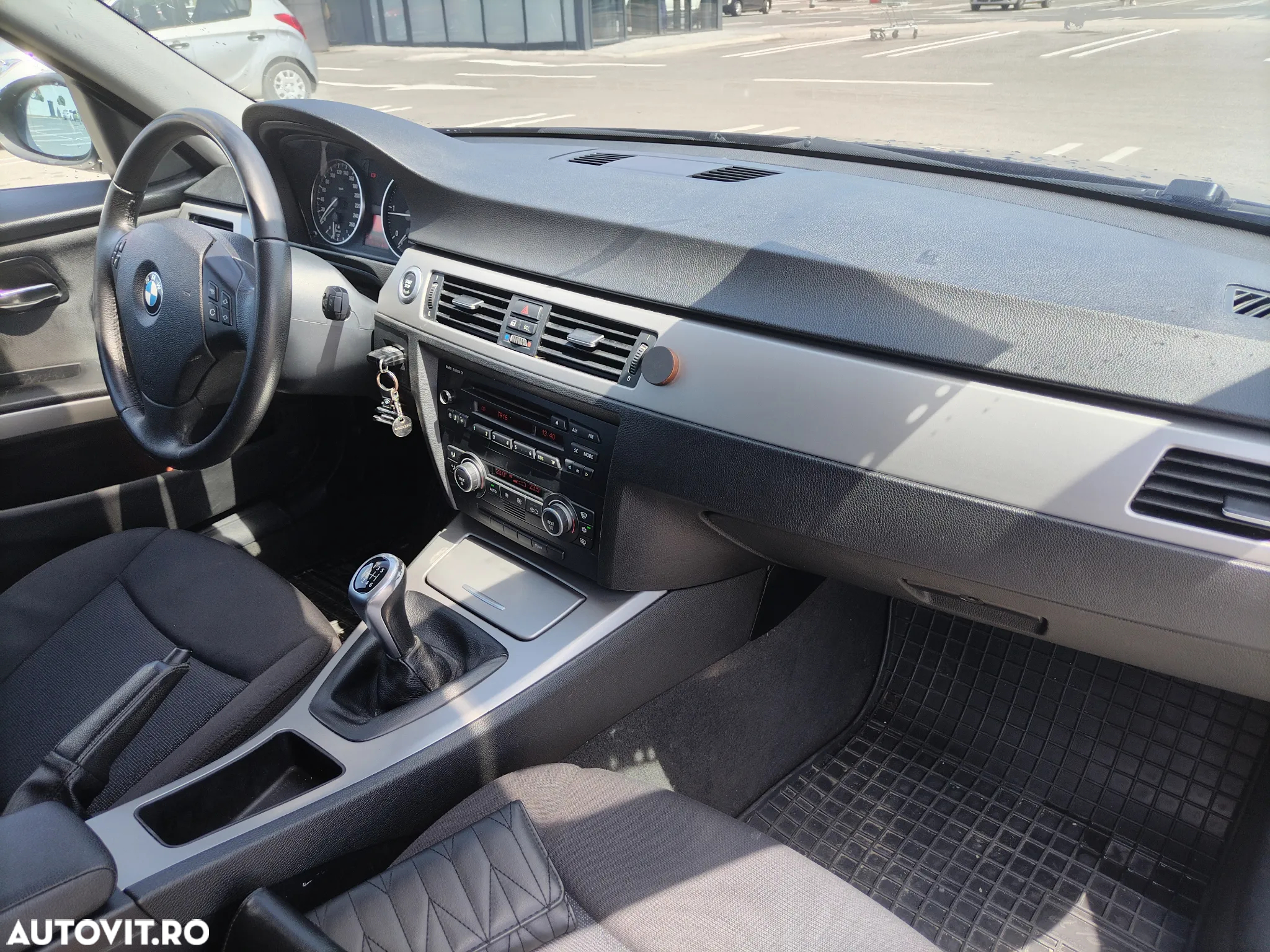 BMW Seria 3 318d Touring - 9