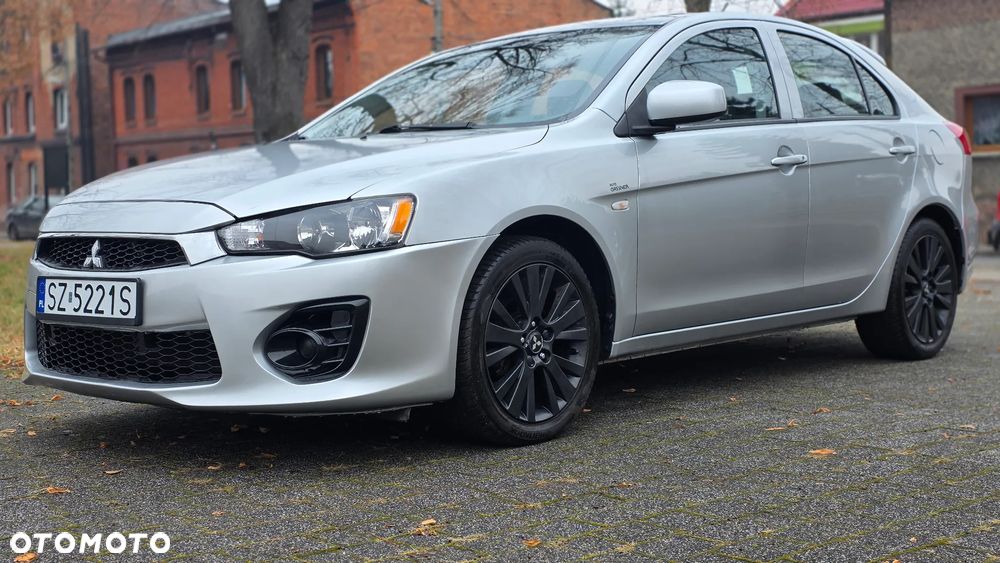 Mitsubishi Lancer 1.6 Invite - 3