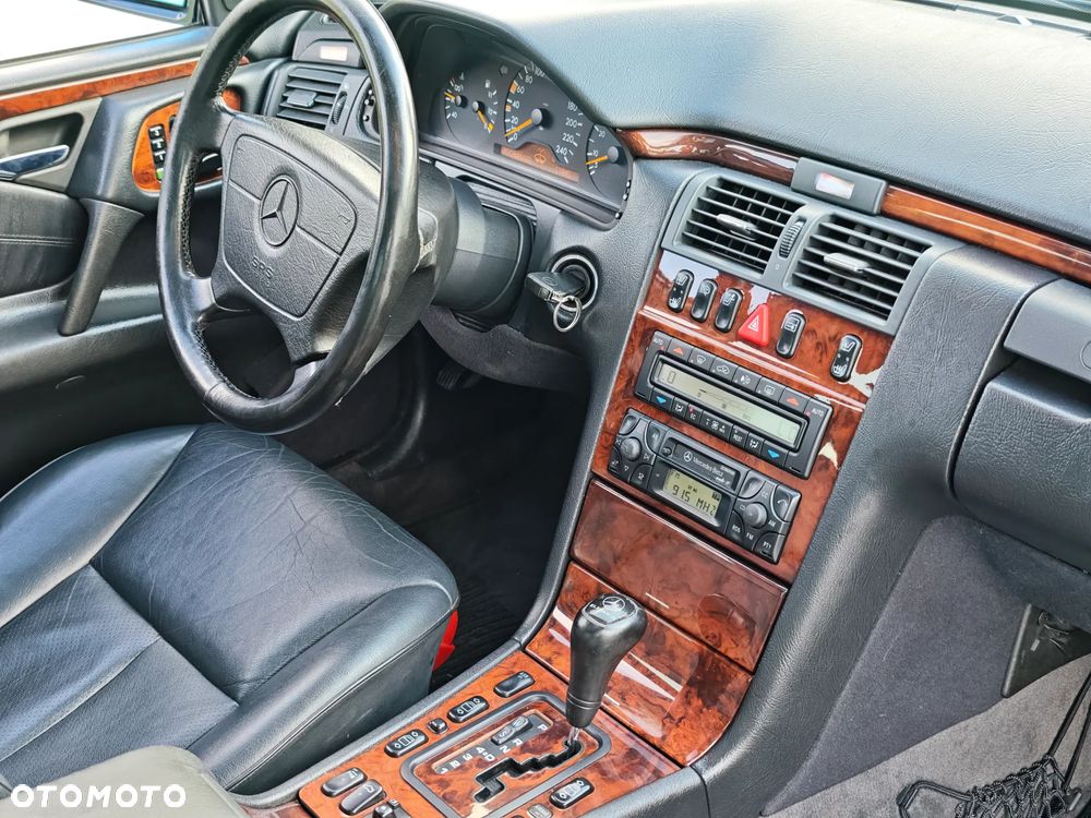 Mercedes-Benz Klasa E - 13