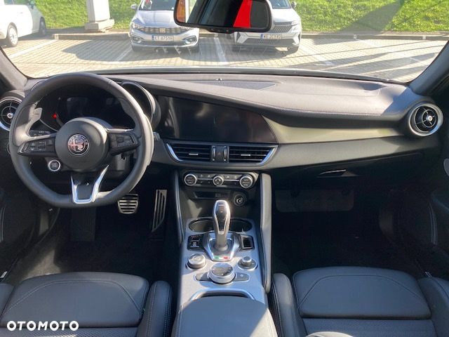 Alfa Romeo Giulia 2.0 Turbo Veloce - 12