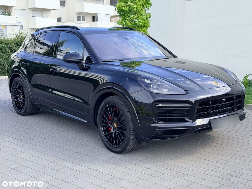 Porsche Cayenne - 2