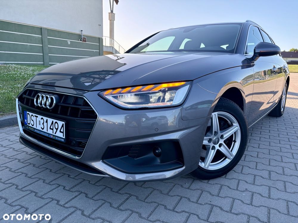 Audi A4 Avant 35 TFSI design - 1
