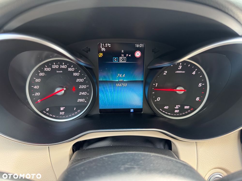 Mercedes-Benz Klasa C 220 d 4Matic 9G-TRONIC Avantgarde - 40