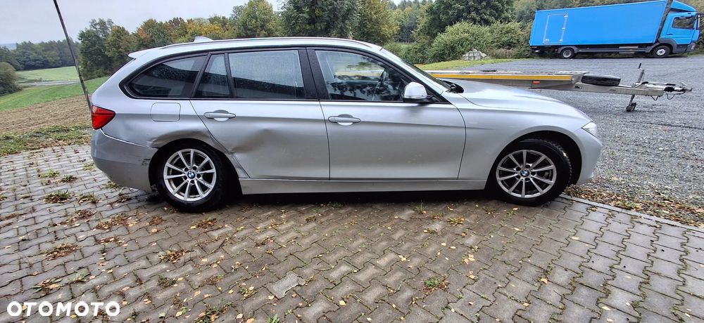 BMW Seria 3 320d DPF Touring - 6