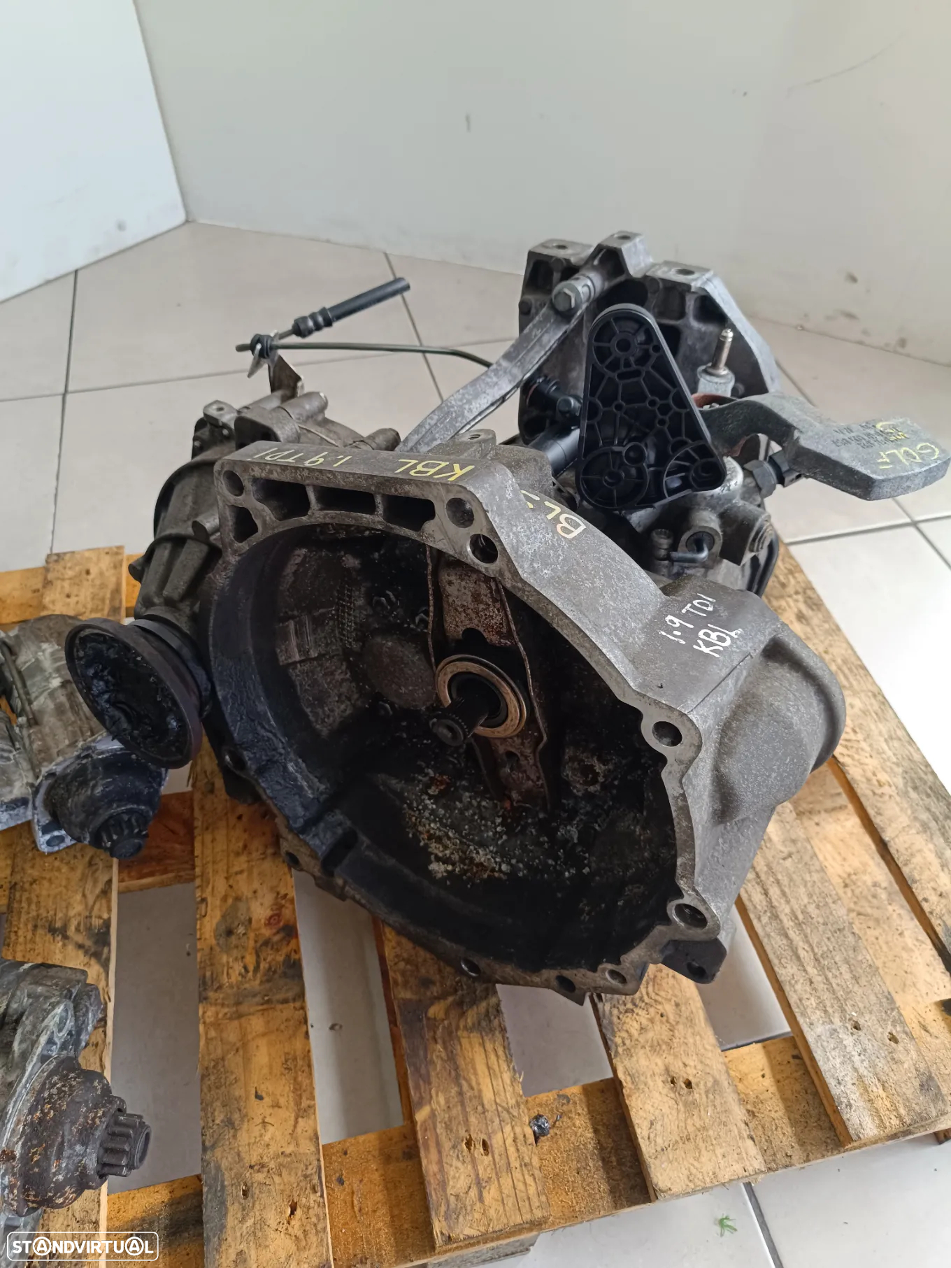 Motor golf 5 1.9TDI 105cv BLS caixa 5 velocidades KBL 2009 - 11