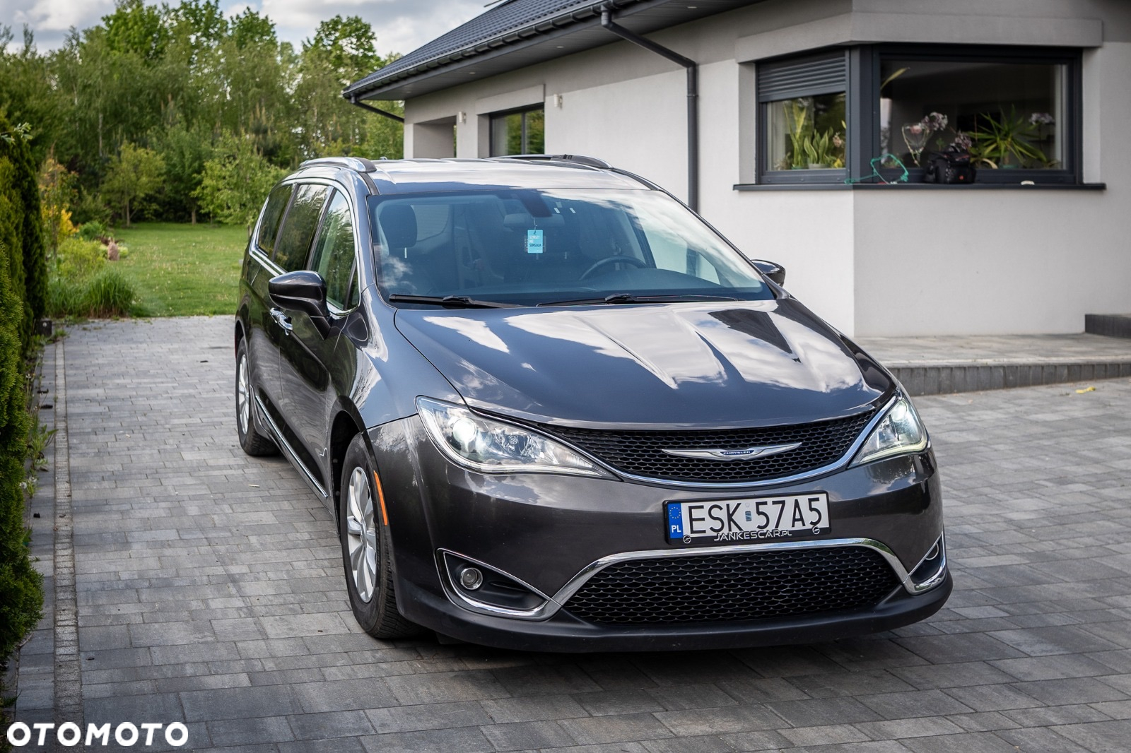 Chrysler Pacifica - 3