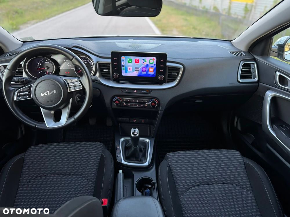 Kia Ceed 1.5 T-GDI M - 11