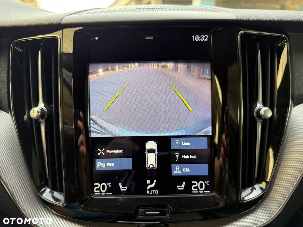 Volvo XC 60 B4 D AWD R-Design - 31