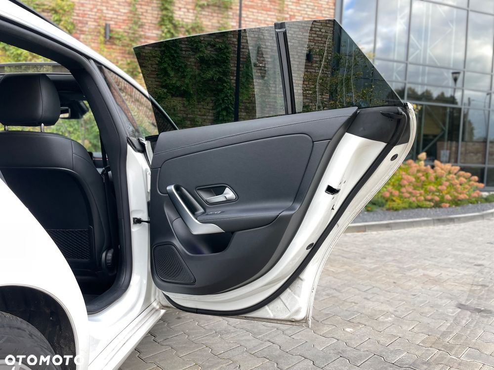 Mercedes-Benz CLA 200 d 8G-DCT Progressive - 12