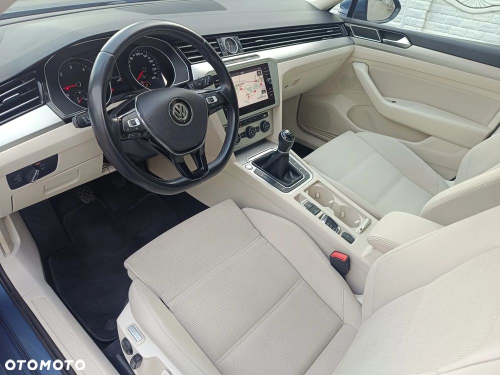 Volkswagen Passat Variant 2.0 TDI BMT Comfortline - 18