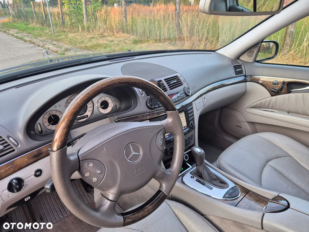 Mercedes-Benz Klasa E 500 7G-TRONIC Avantgarde - 21