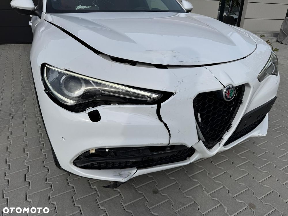 Alfa Romeo Stelvio 2.0 Turbo 16V AT8-Q4 Veloce Ti - 34