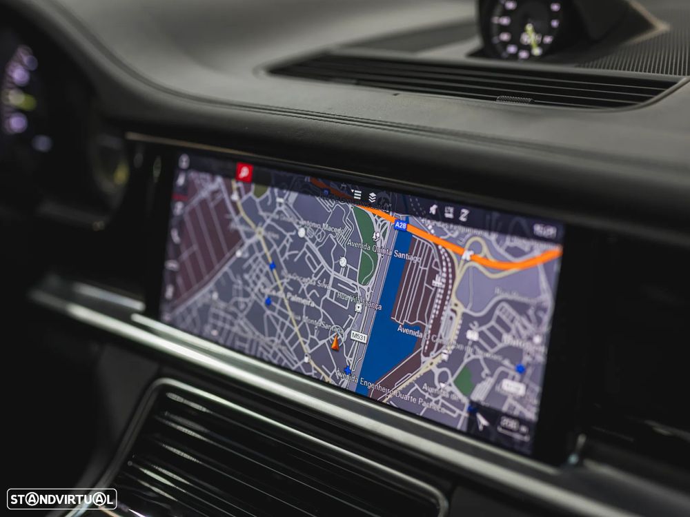 Porsche Panamera Sport Turismo 4 E-Hybrid Edition 10 Anos - 18