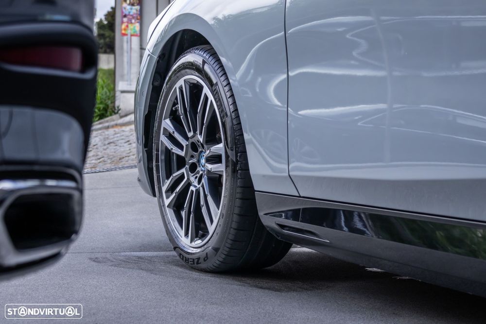 BMW i5 eDrive40 Pack Desportivo M - 9