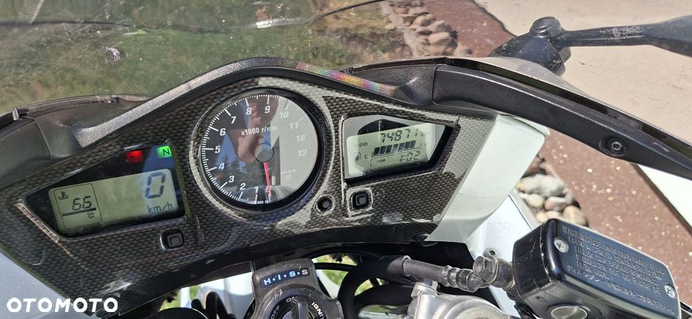Honda VFR - 13