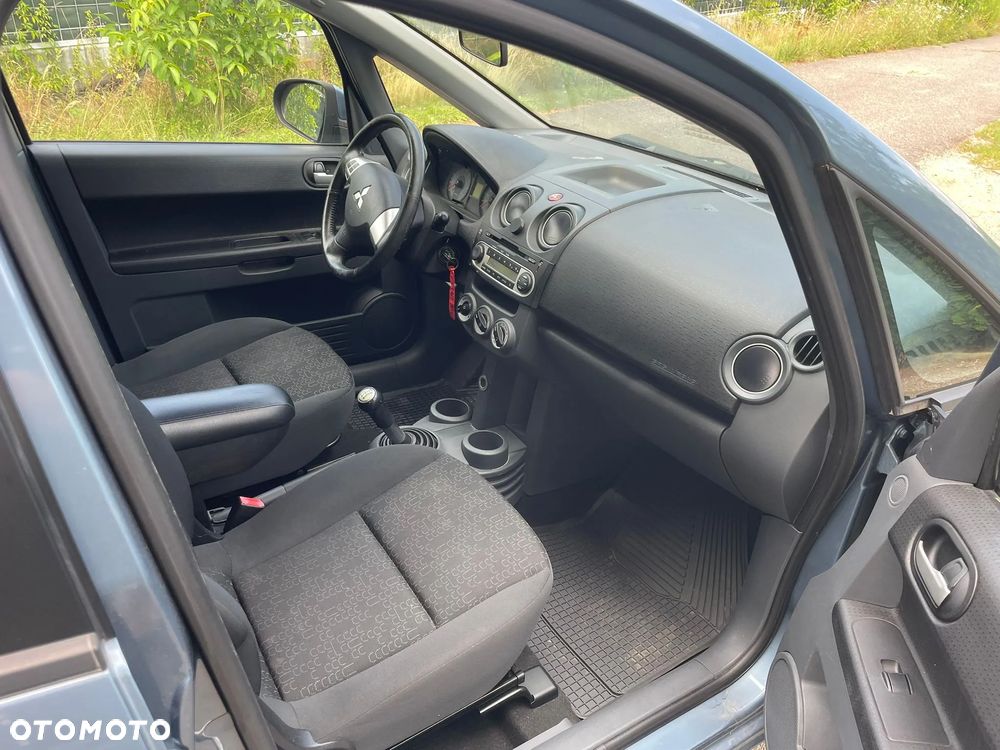 Mitsubishi Colt - 9