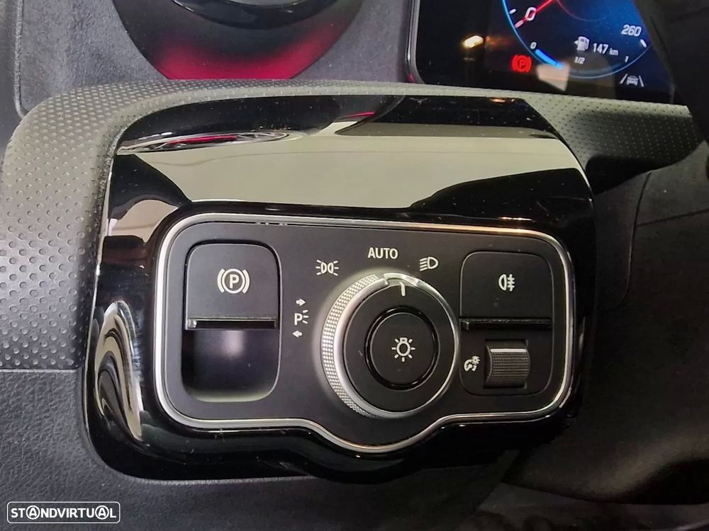 Mercedes-Benz A 200 AMG Line Aut. - 39