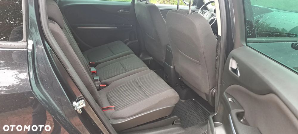Opel Zafira - 31