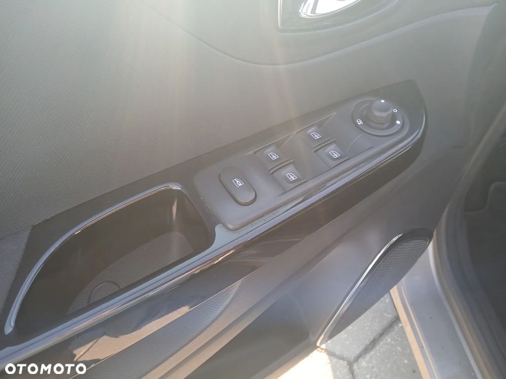 Renault Captur - 24