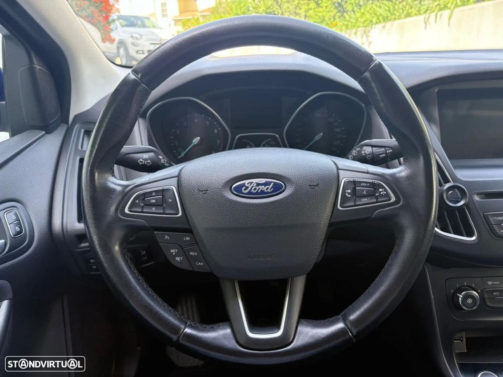 Ford Focus 1.0 EcoBoost S&S COOL&CONNECT DESIGN - 37