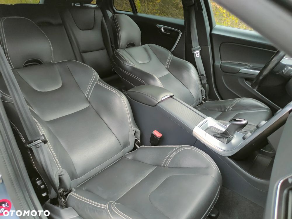 Volvo V60 D4 Geartronic Summum - 20