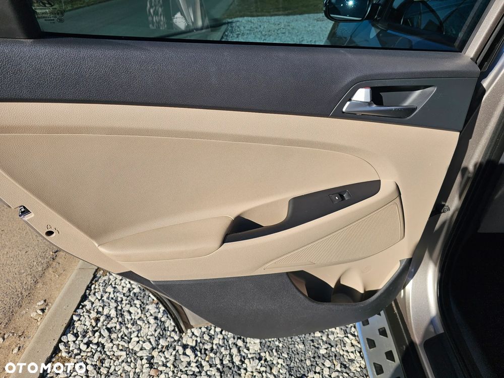 Hyundai Tucson 1.7 CRDI BlueDrive Style 2WD - 14