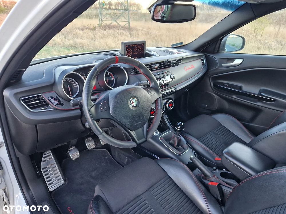 Alfa Romeo Giulietta 1750 TBi Quadrifoglio Verde - 19