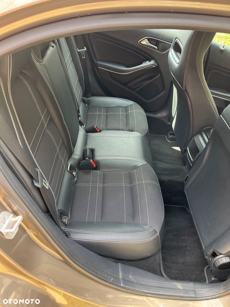 Mercedes-Benz Klasa A 200 (BlueEFFICIENCY) AMG Sport - 13