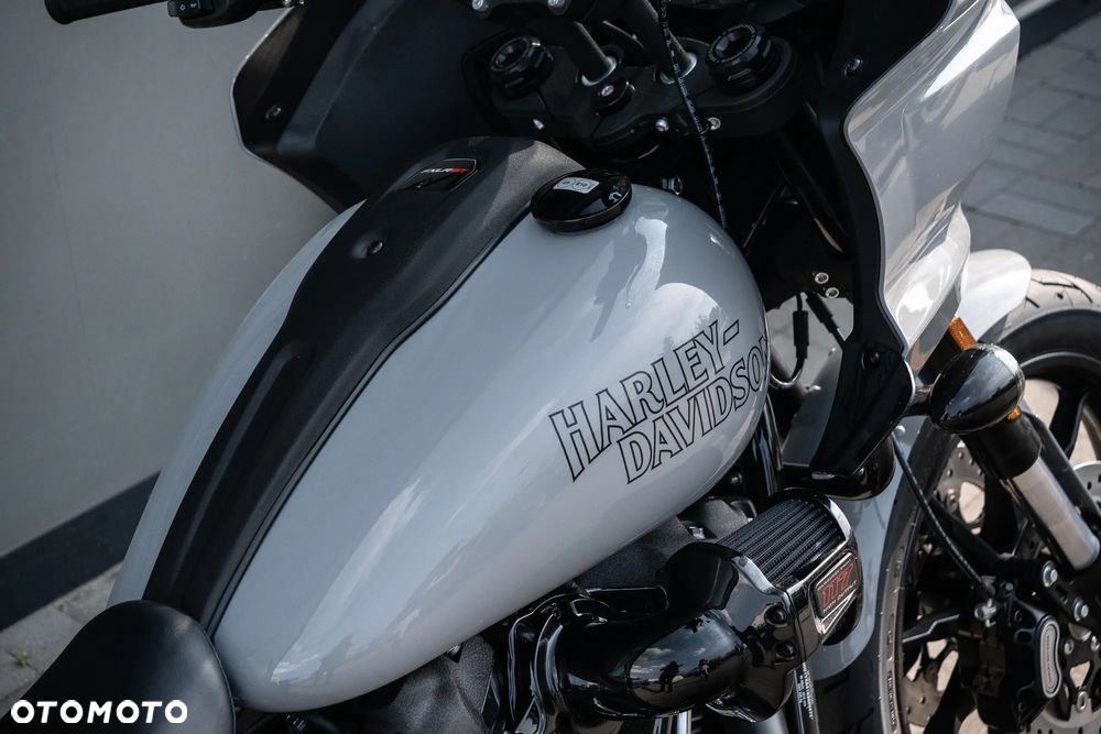 Harley-Davidson Softail Low Rider - 28