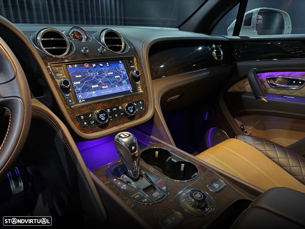 Bentley Bentayga Hybrid - 21