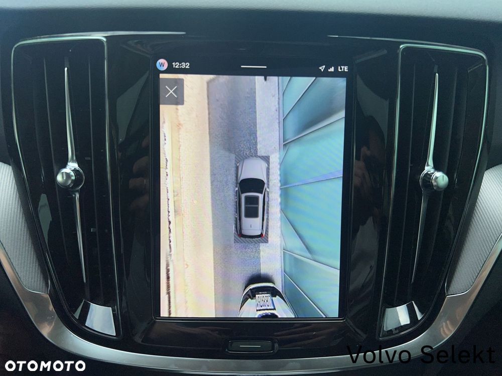 Volvo V60 B4 B Plus Dark - 19