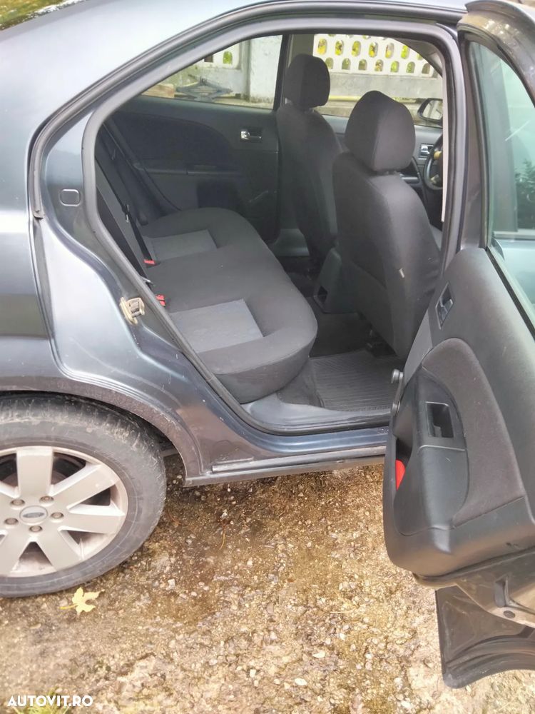Ford Mondeo 2.0TDCi Ambiente - 7