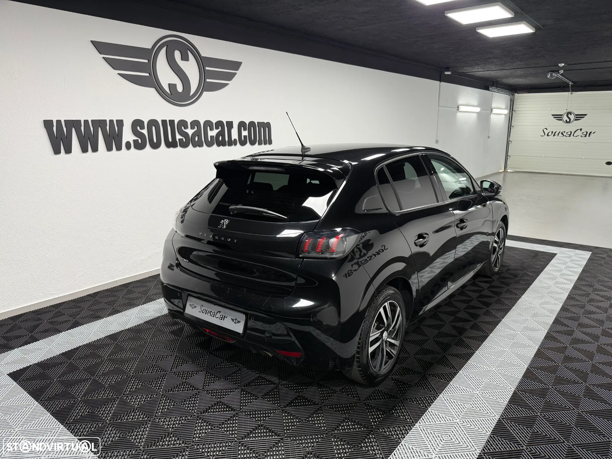 Peugeot 208 1.2 PureTech Allure EAT8 - 4