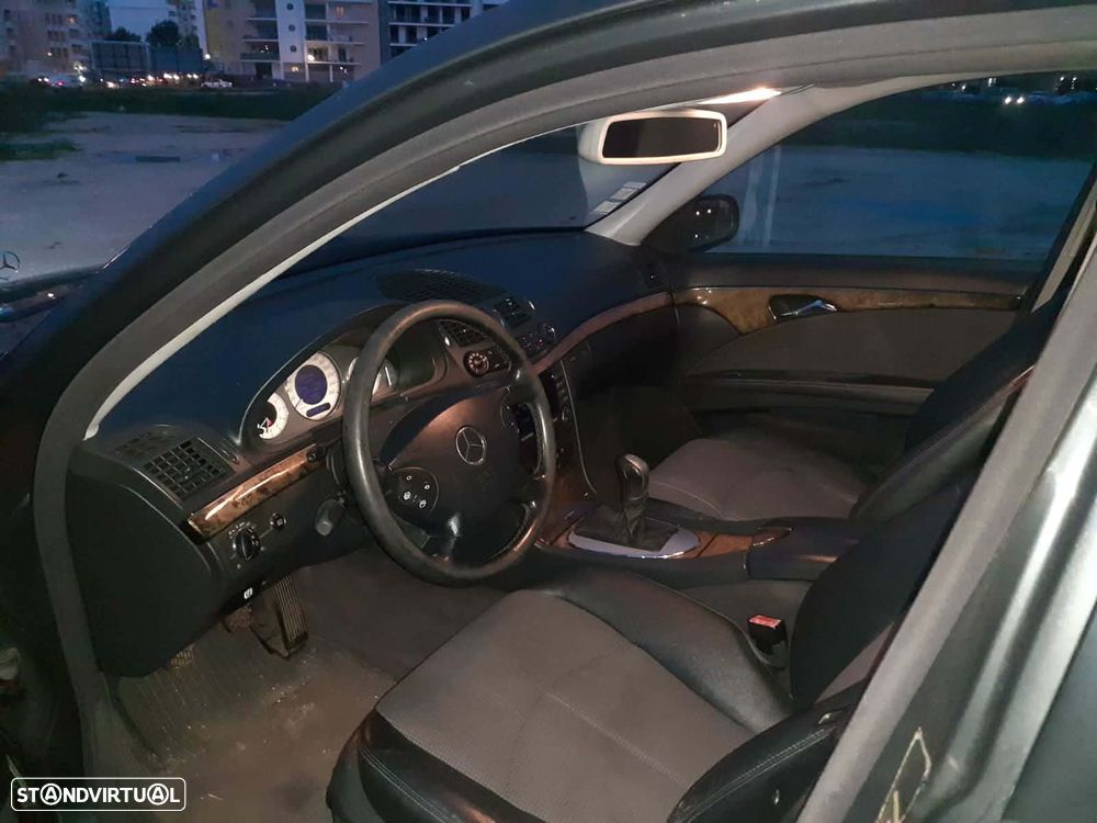 Mercedes-Benz E 270 CDi Avantgarde - 4