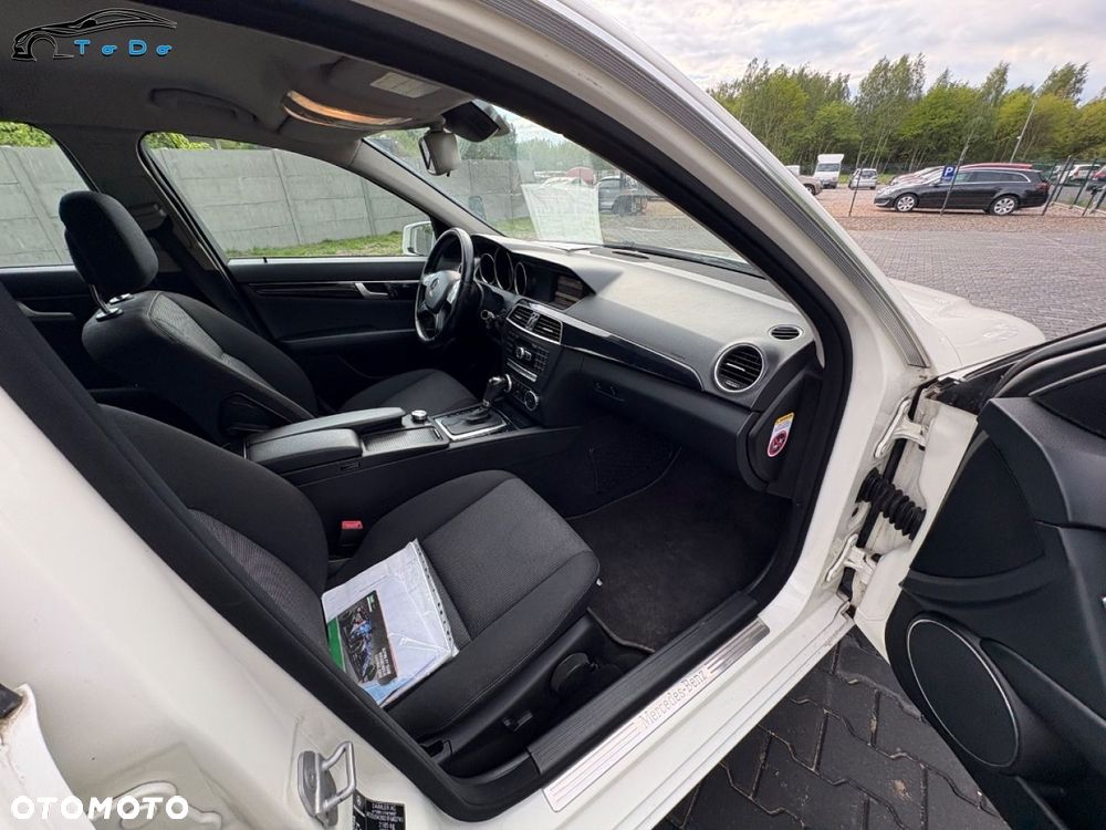 Mercedes-Benz Klasa C 200 CDI DPF (BlueEFFICIENCY) 7G-TRONIC - 29