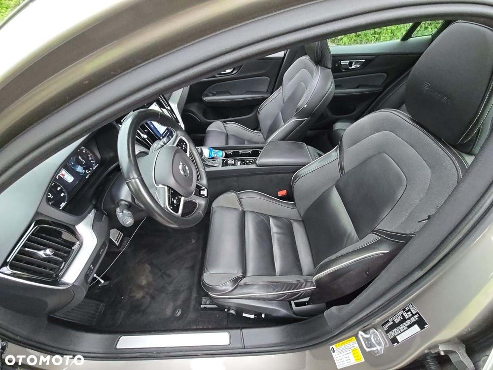 Volvo S60 T6 AWD R-Design - 5