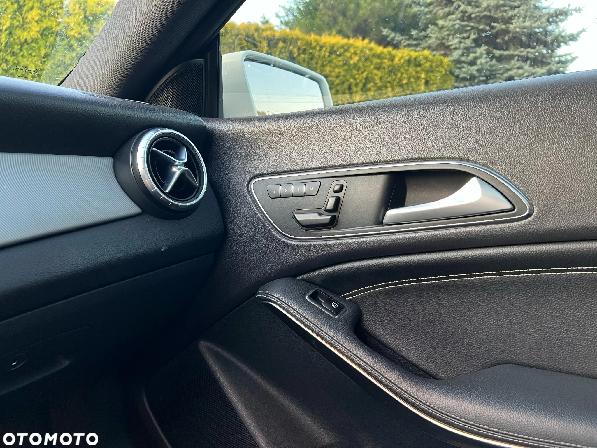Mercedes-Benz CLA 250 7G-DCT AMG Line - 23