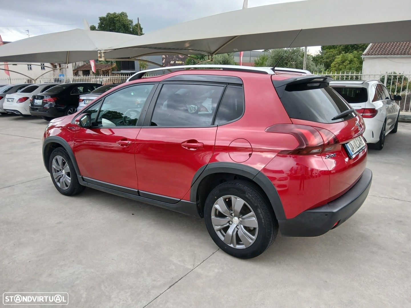 Peugeot 2008 1.2 PureTech Signature - 8