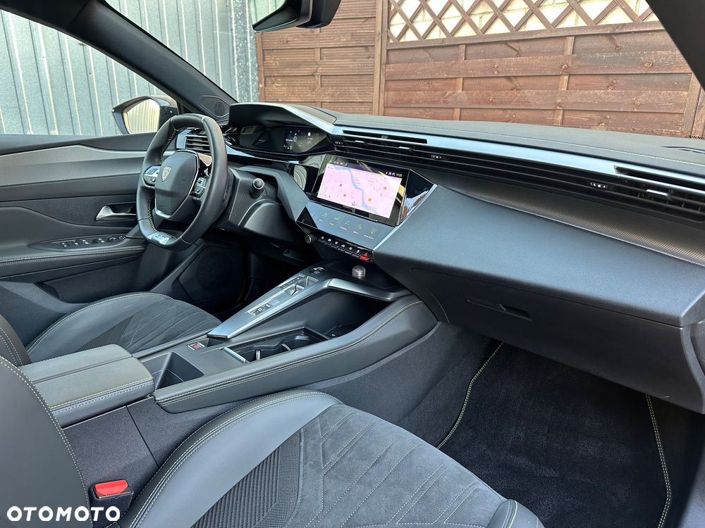 Peugeot 308 PureTech 130 GPF EAT8 Stop & Start GT - 32